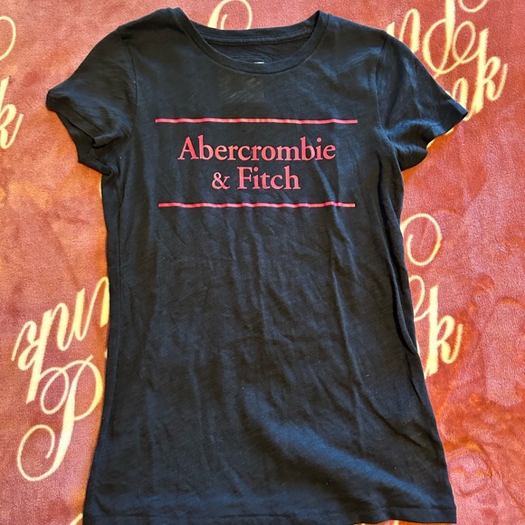 NWOT Abercrombie and Fitch Tee - Picture 1 of 3